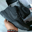 Nike KYRIE IRVING NEGRO