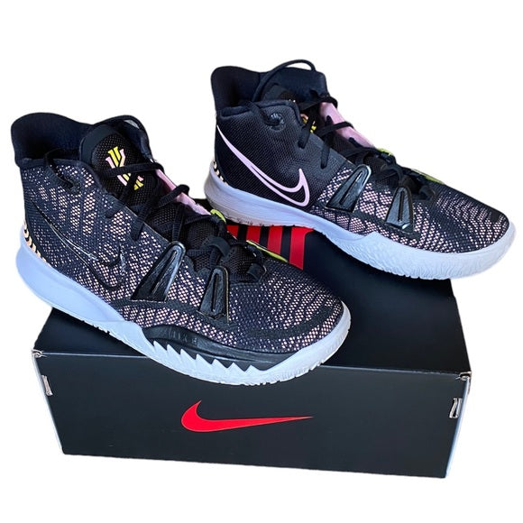 Nike KYRIE IRVING NEGRO-BLANCO