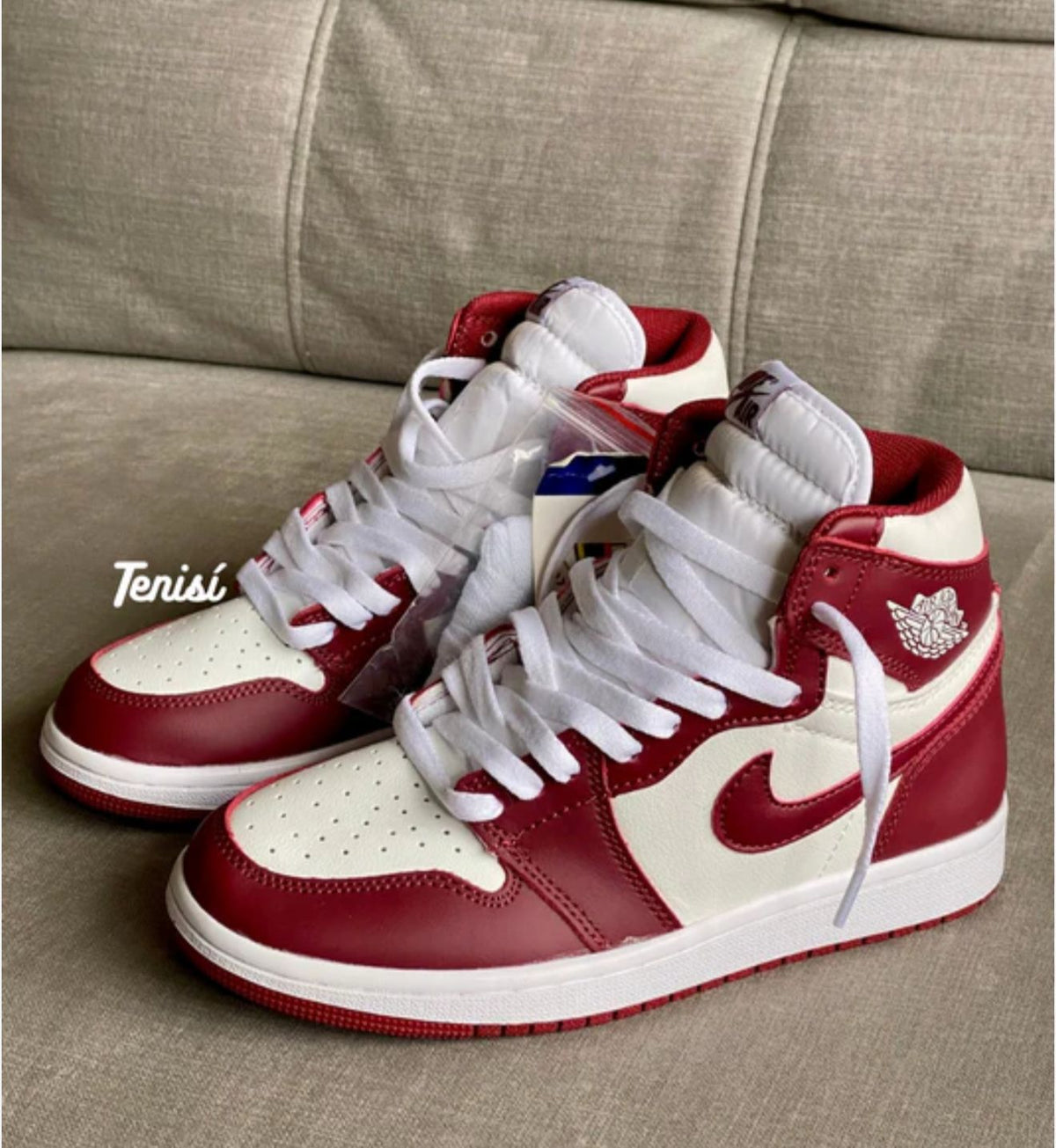 Jordan RETRO 1 VINOTINTO-BLANCO