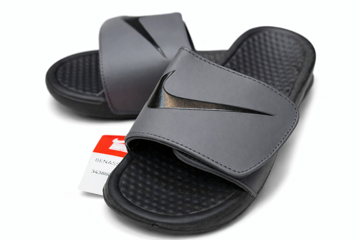 Nike CHANCLAS NEGRO-GRIS