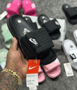 Nike CHANCLAS NEGRO
