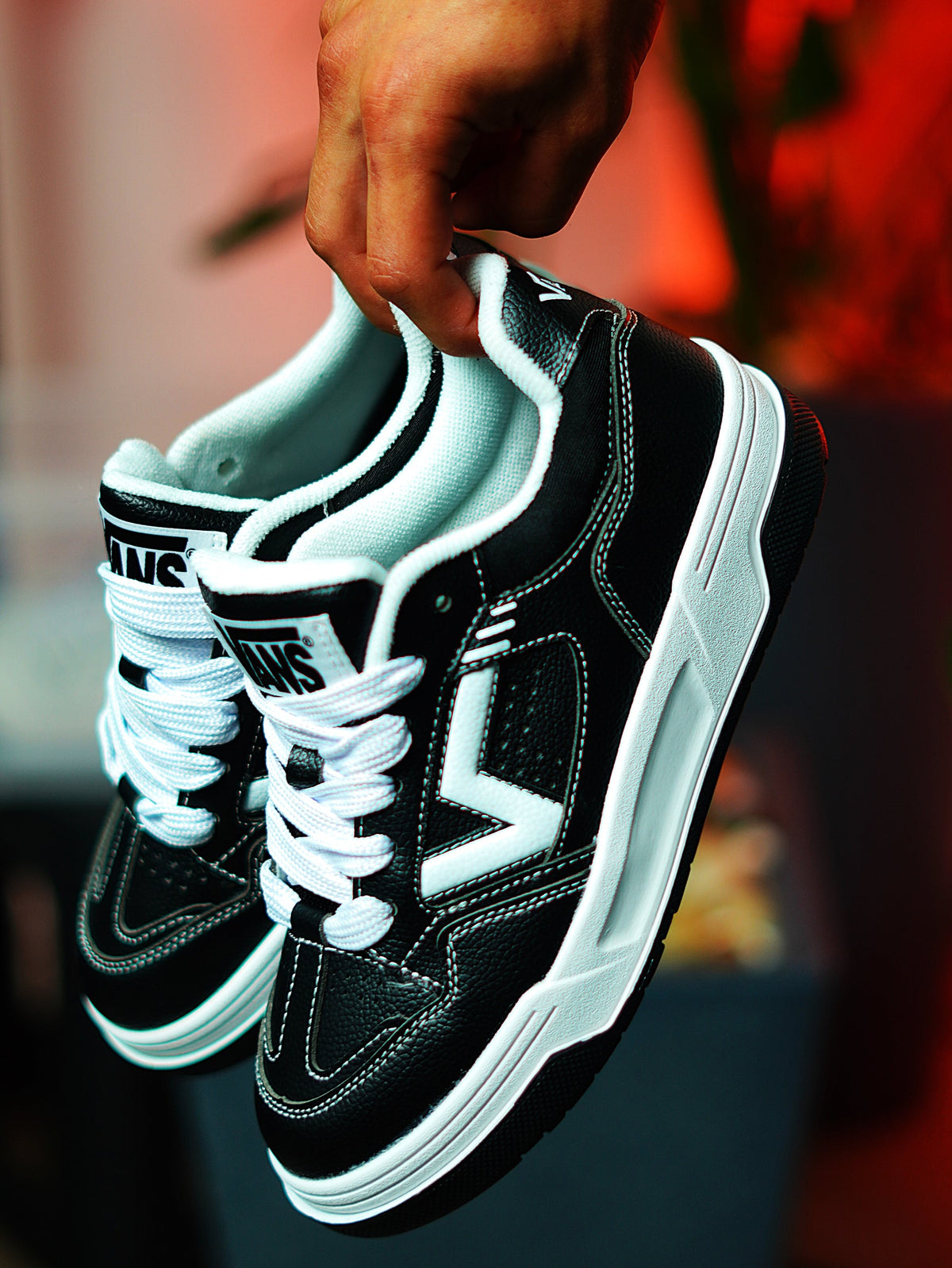 Vans UPLAND NEGRO-BLANCO