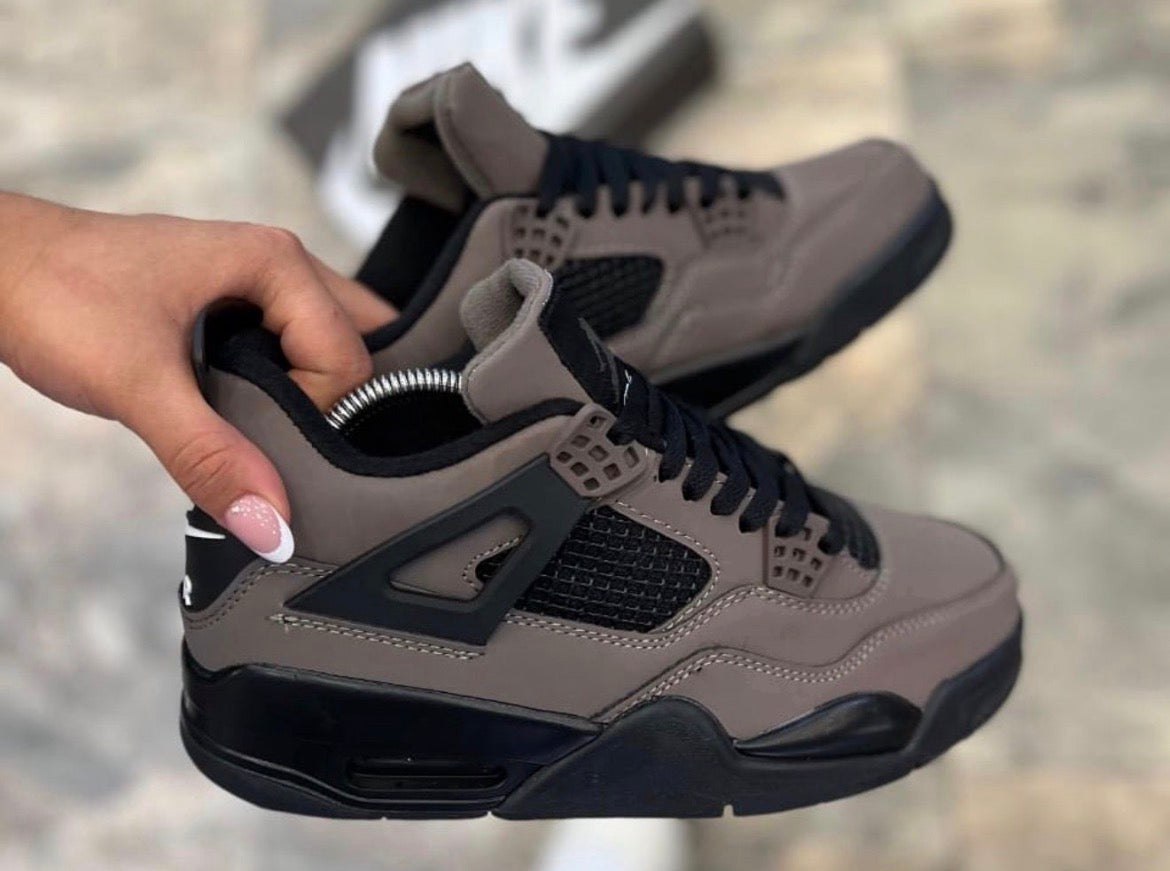 Jordan RETRO 4 CAFE-NEGRO