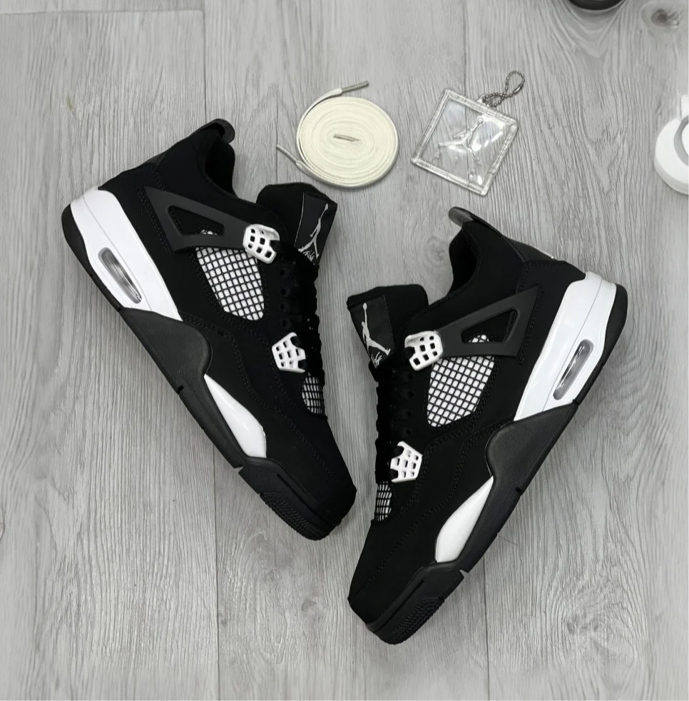 Jordan RETRO 4 NEGRO-BLANCO