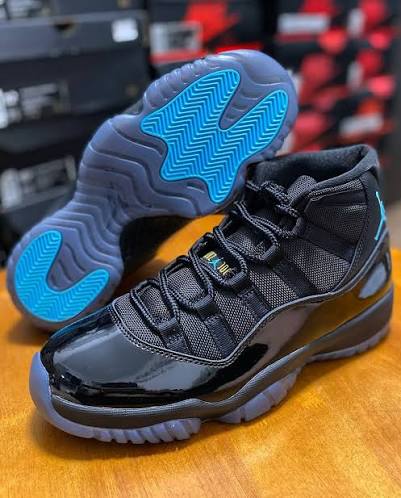 Jordan RETRO 11 NEGRO-AZUL