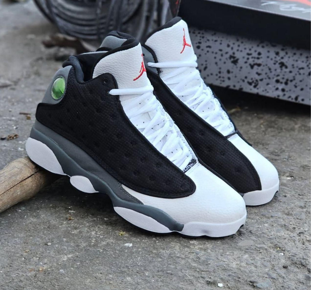 Jordan RETRO 13 NEGRO-BLANCO