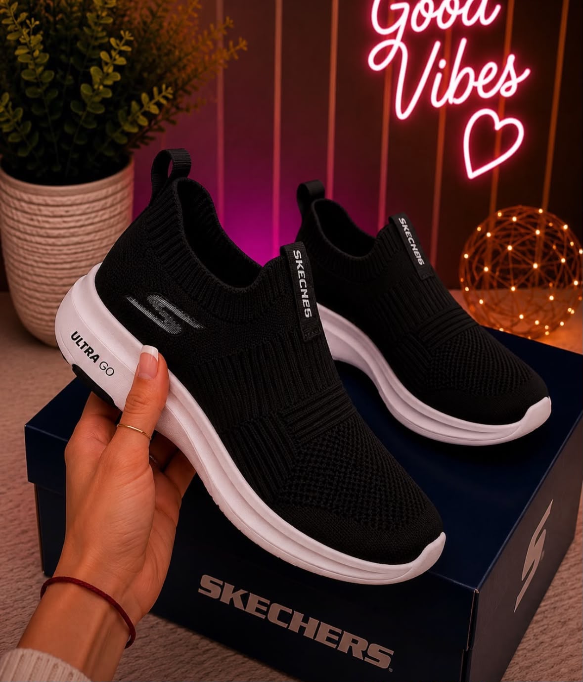 Skechers NEGRO-BLANCO SIN CORDONES