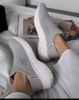 Skechers GRIS-BLANCO SIN CORDONES