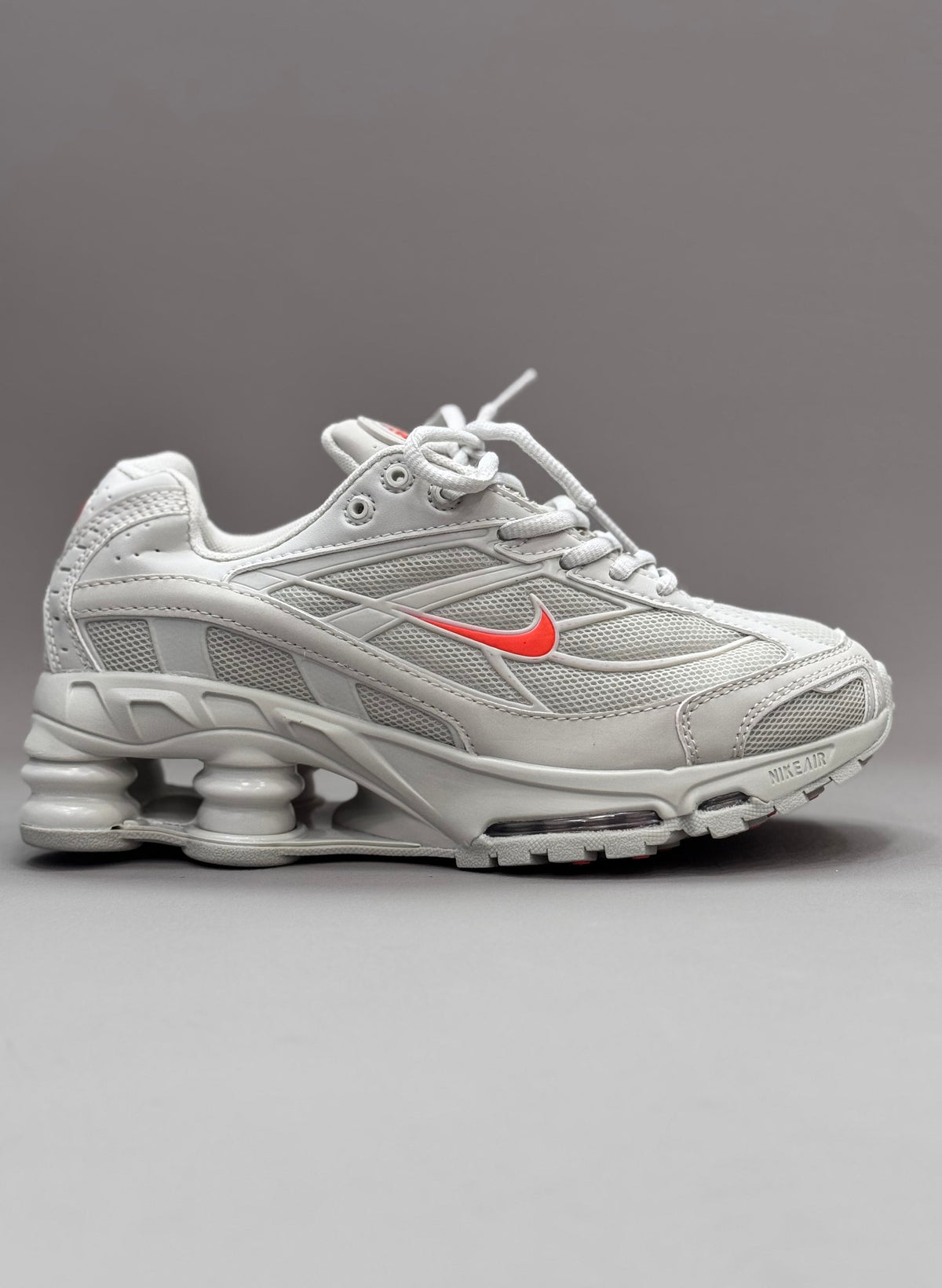 Nike SHOX R2 SUPREME BEIGE