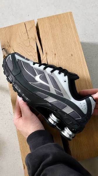 Nike SHOX R2 SUPREME GRIS