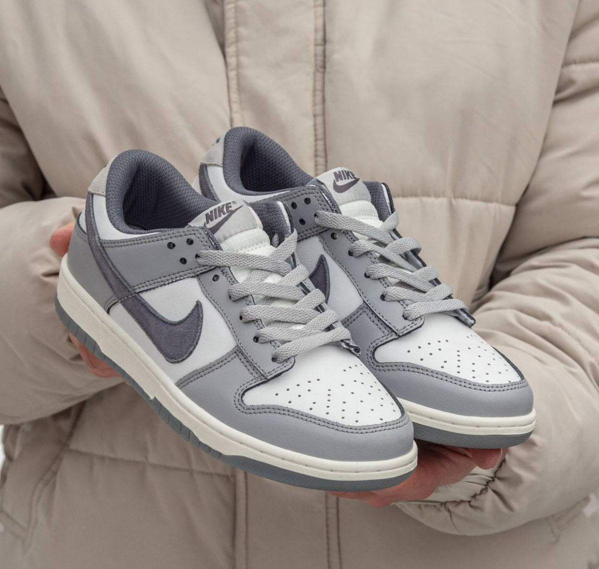 Nike DUNK GRIS-BLANCO