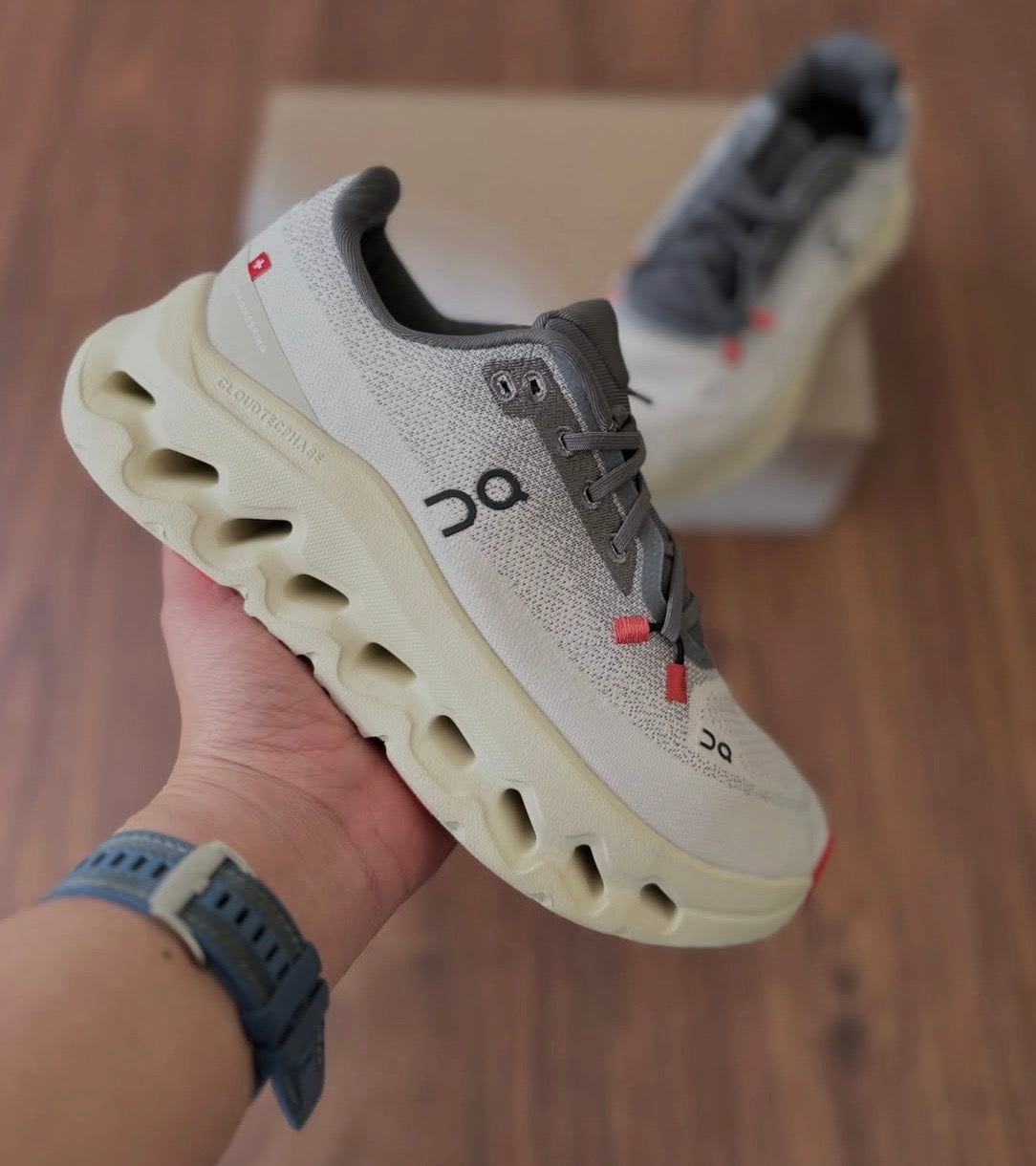 On Cloud TILT BEIGE-GRIS