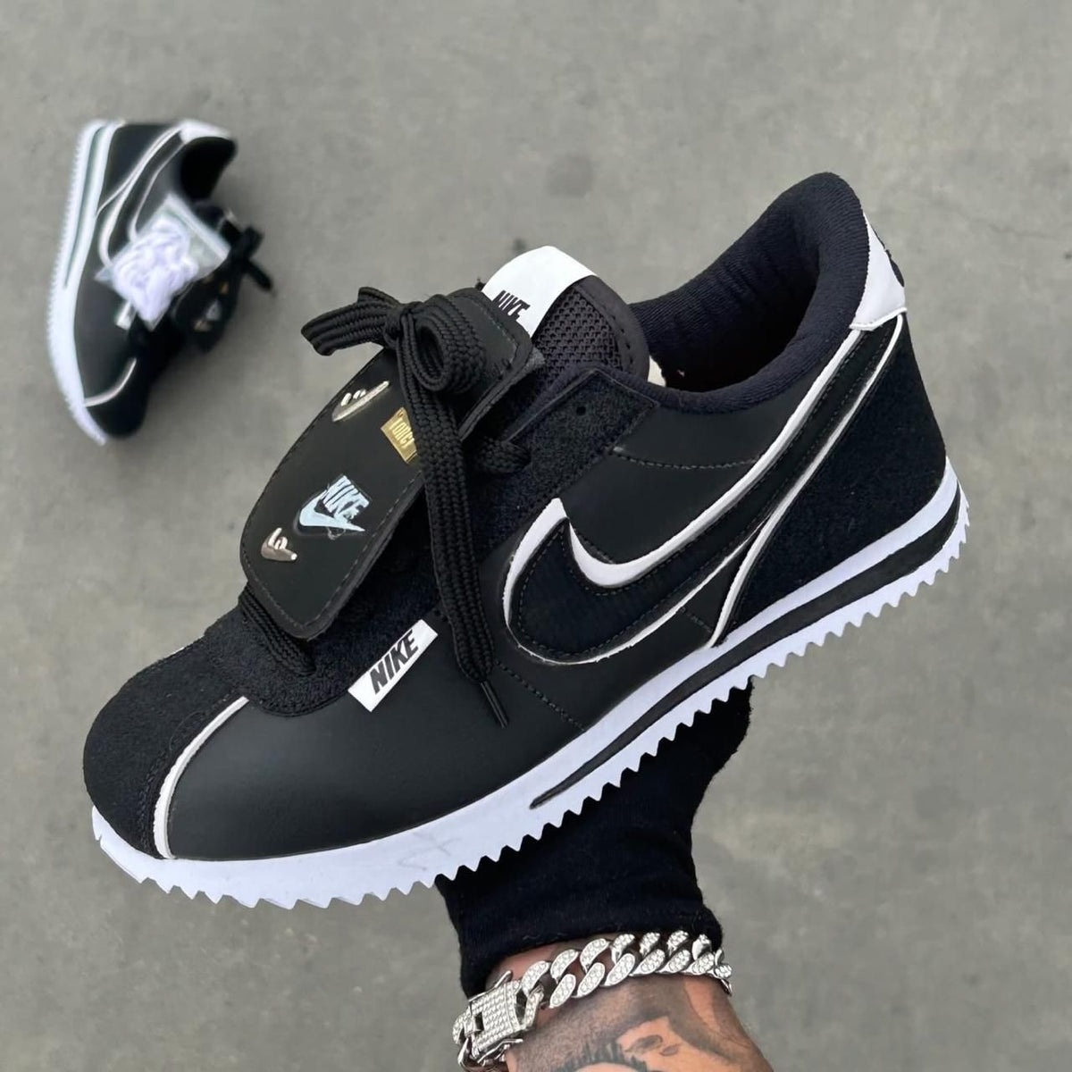 Nike CORTEZ NEGRO-BLANCO