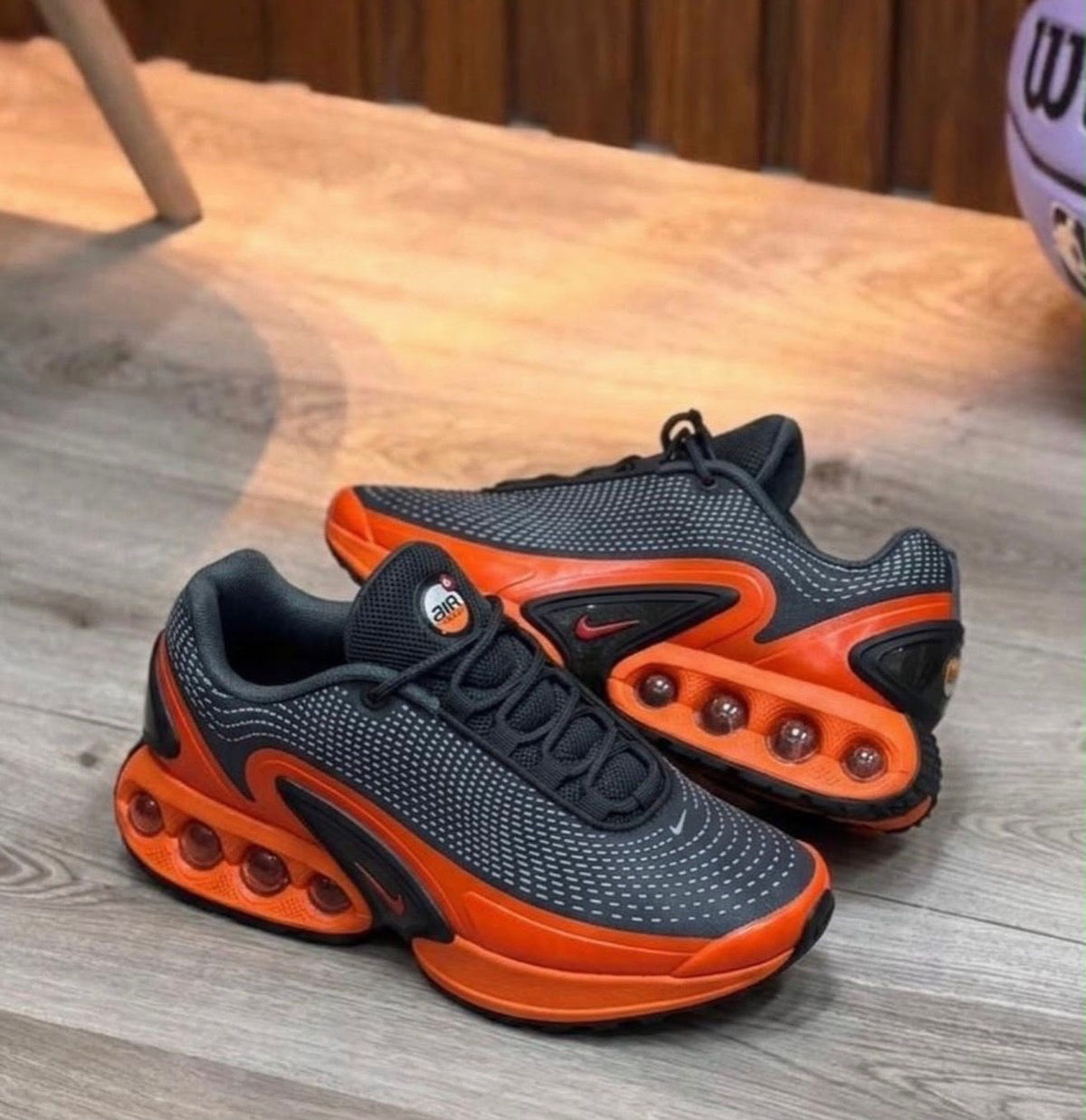 Nike AIR MAX DN NEGRO-NARANJA