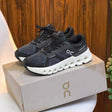 On Cloud CLOUDRUNNER NEGRO-BLANCO