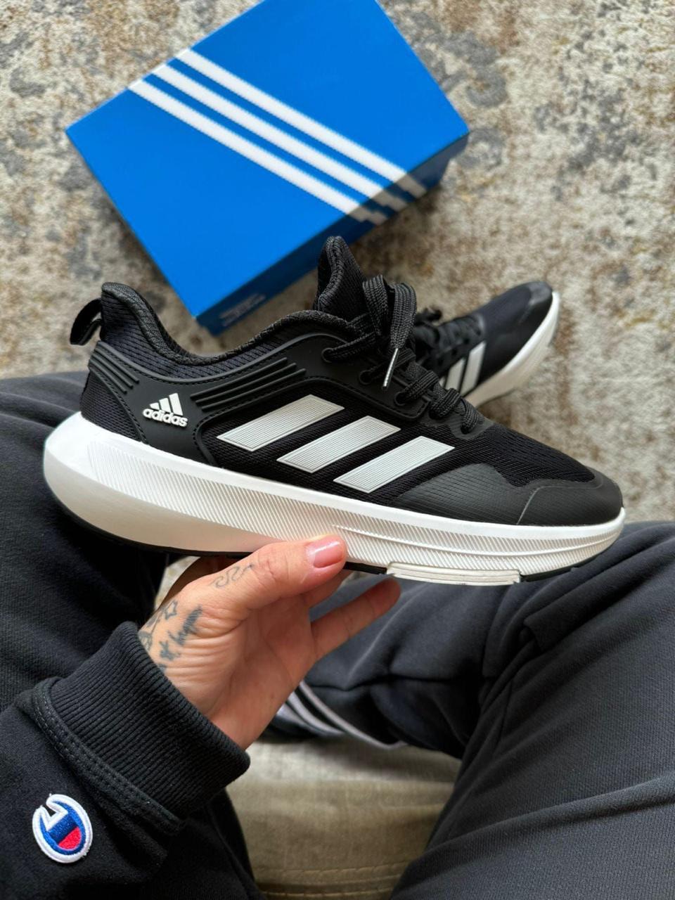 Adidas bounce Negro