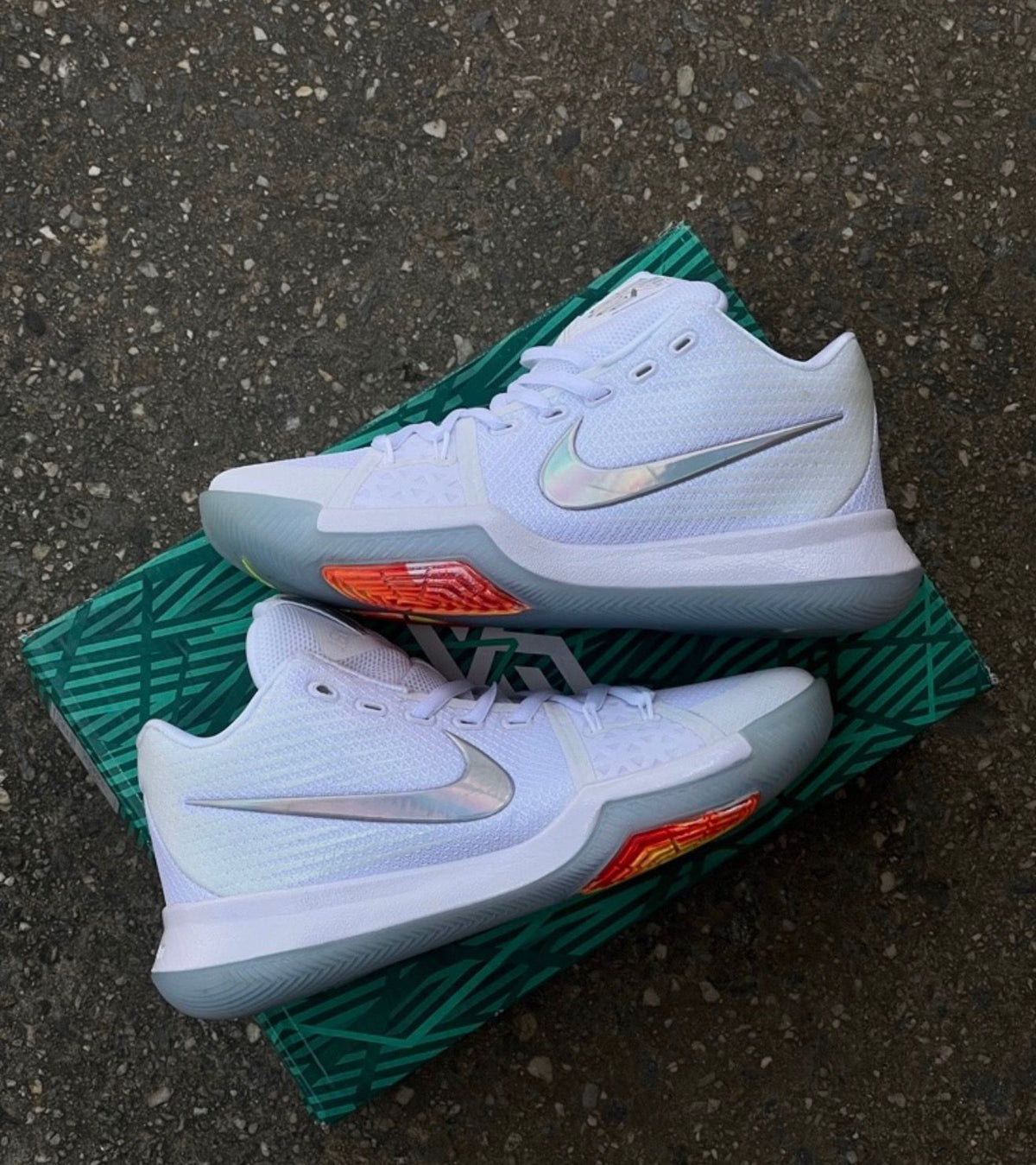 Nike KYRIE IRVING BLANCO