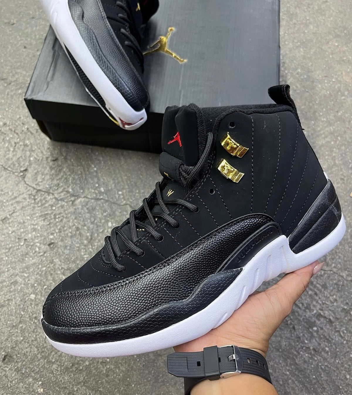 Jordan RETRO 12 NEGRO-BLANCO