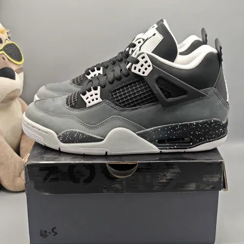 Jordan RETRO 4 NEGRO-GRIS