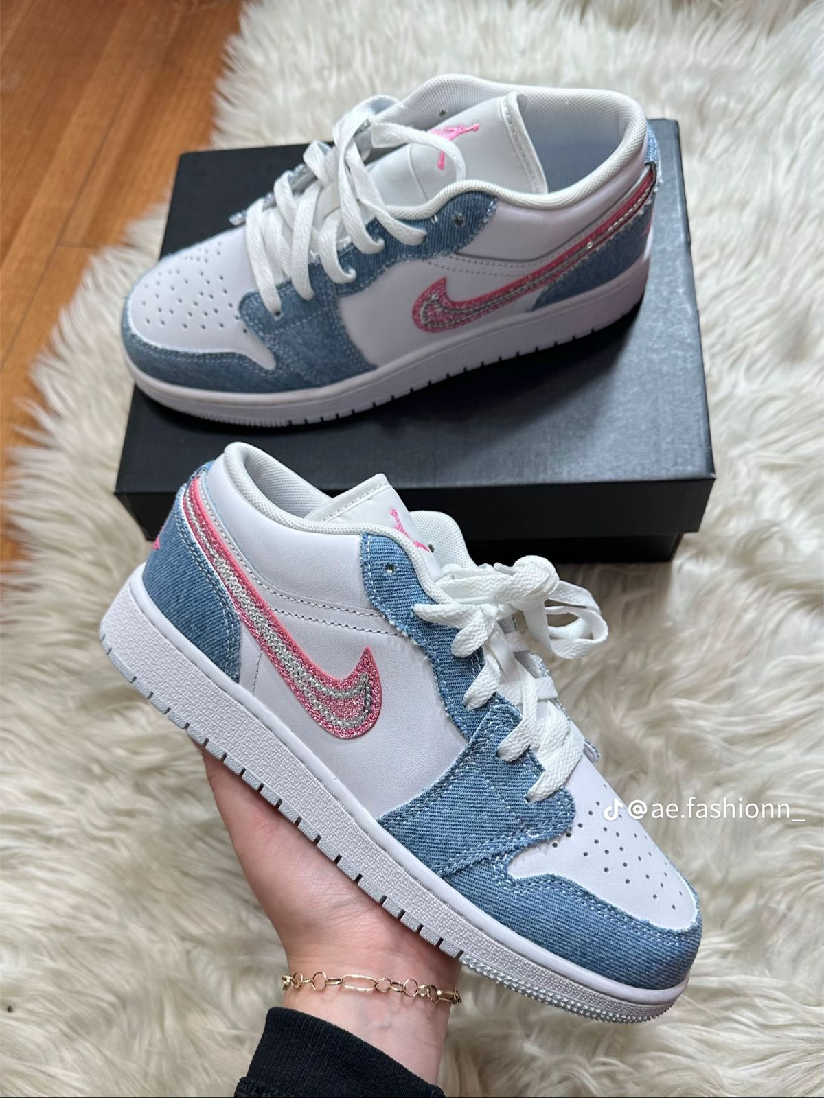 Jordan Retro 1 Low Azul Rosa