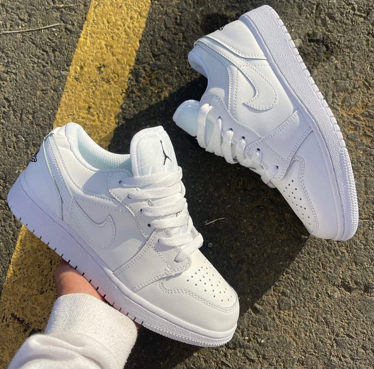 Jordan Retro 1 Low Blanco