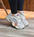 New Balance 9060 Beige Rosa