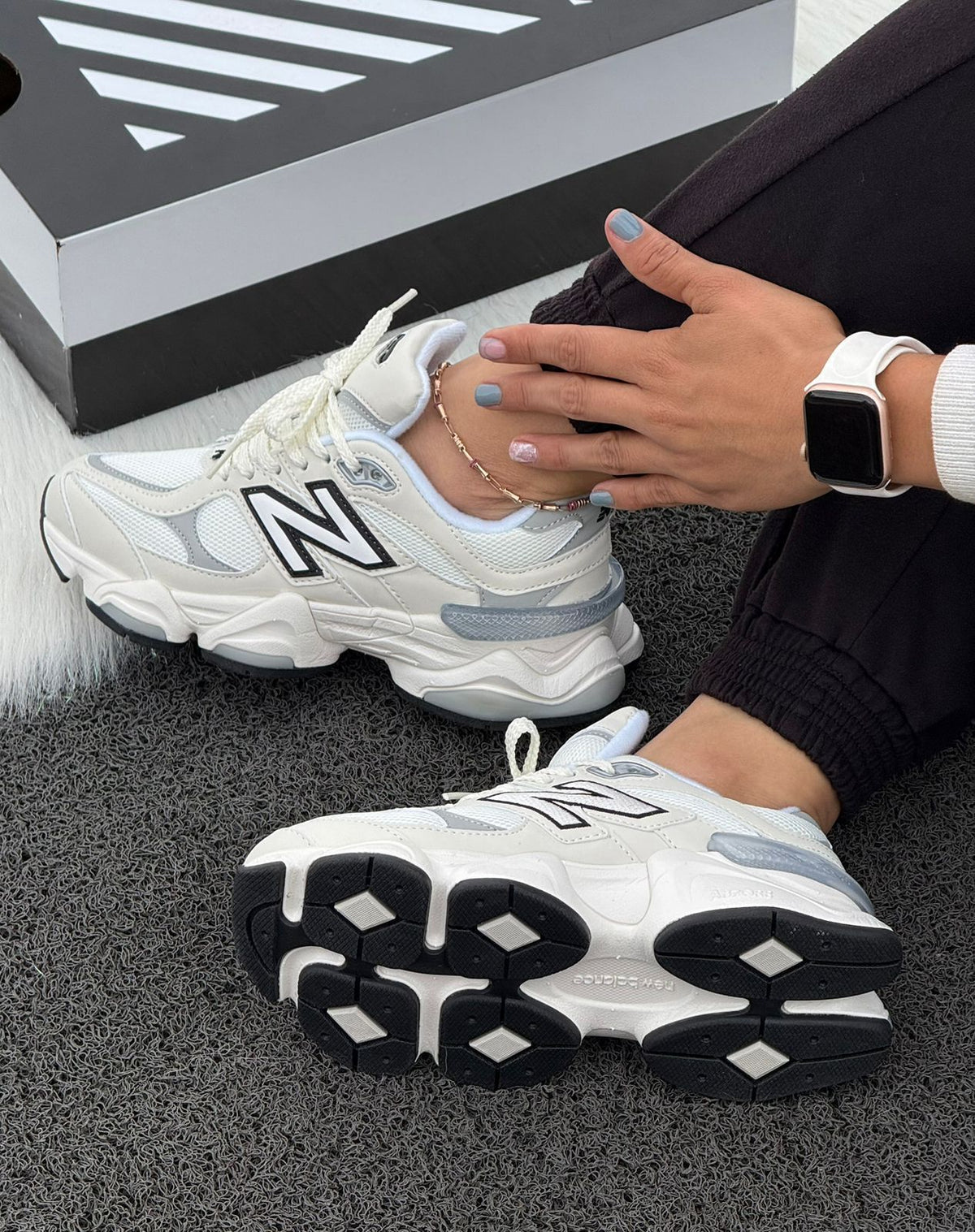 New Balance 9060 Blanco Negro
