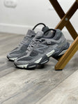 New Balance 9060 Gris