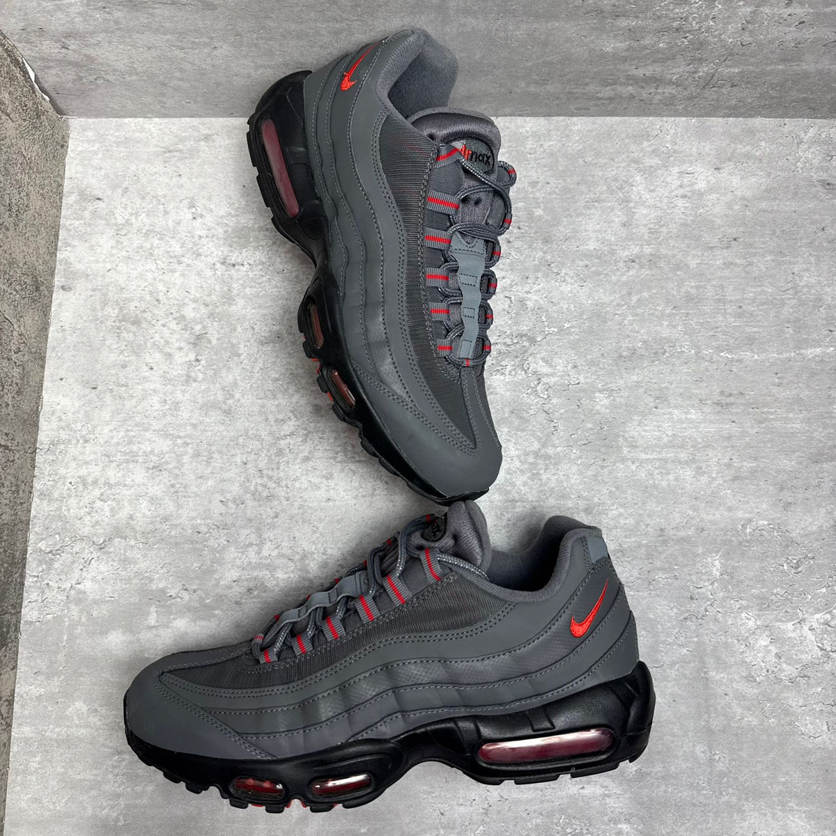 Nike AIRMAX 95 GRIS-ROJO