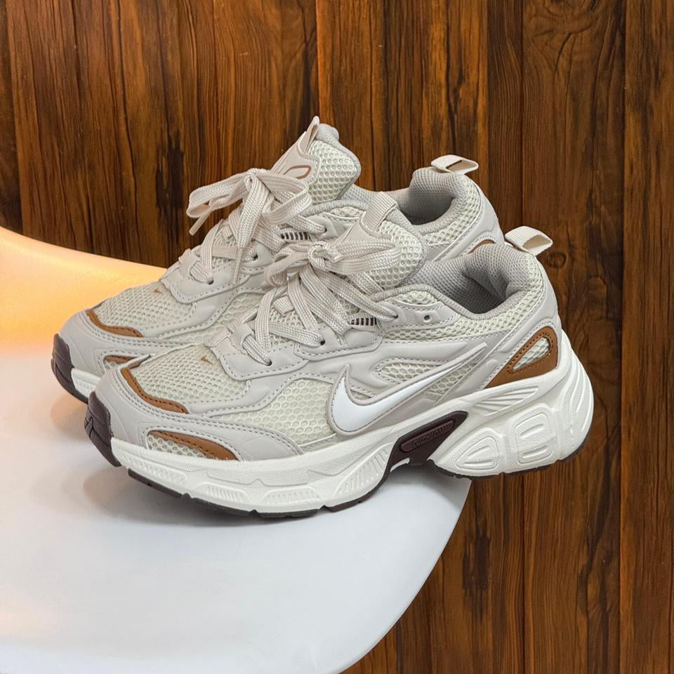 Nike Deportivos Beige