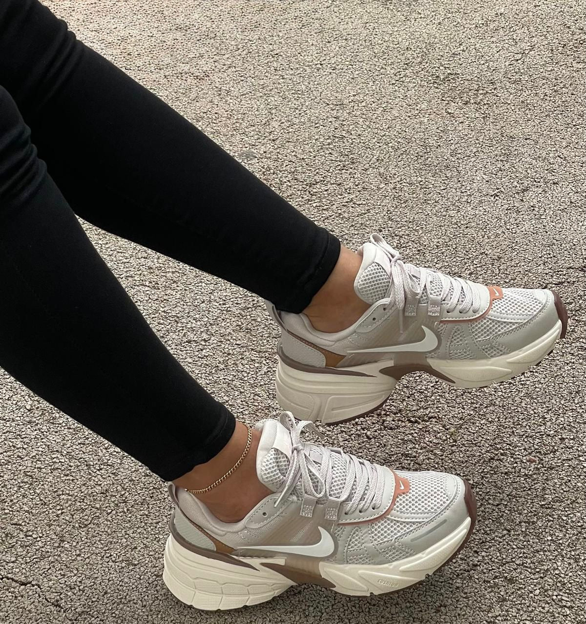 Nike Deportivos Beige