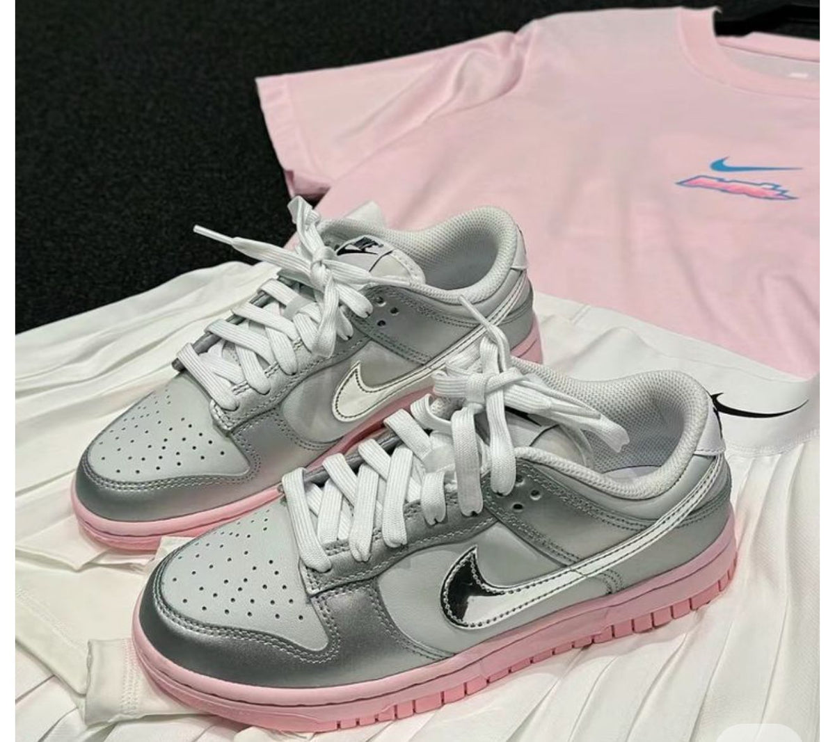 Nike DUNK PLATEADO-ROSA