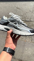 Nike INITIATOR GRIS-BLANCO