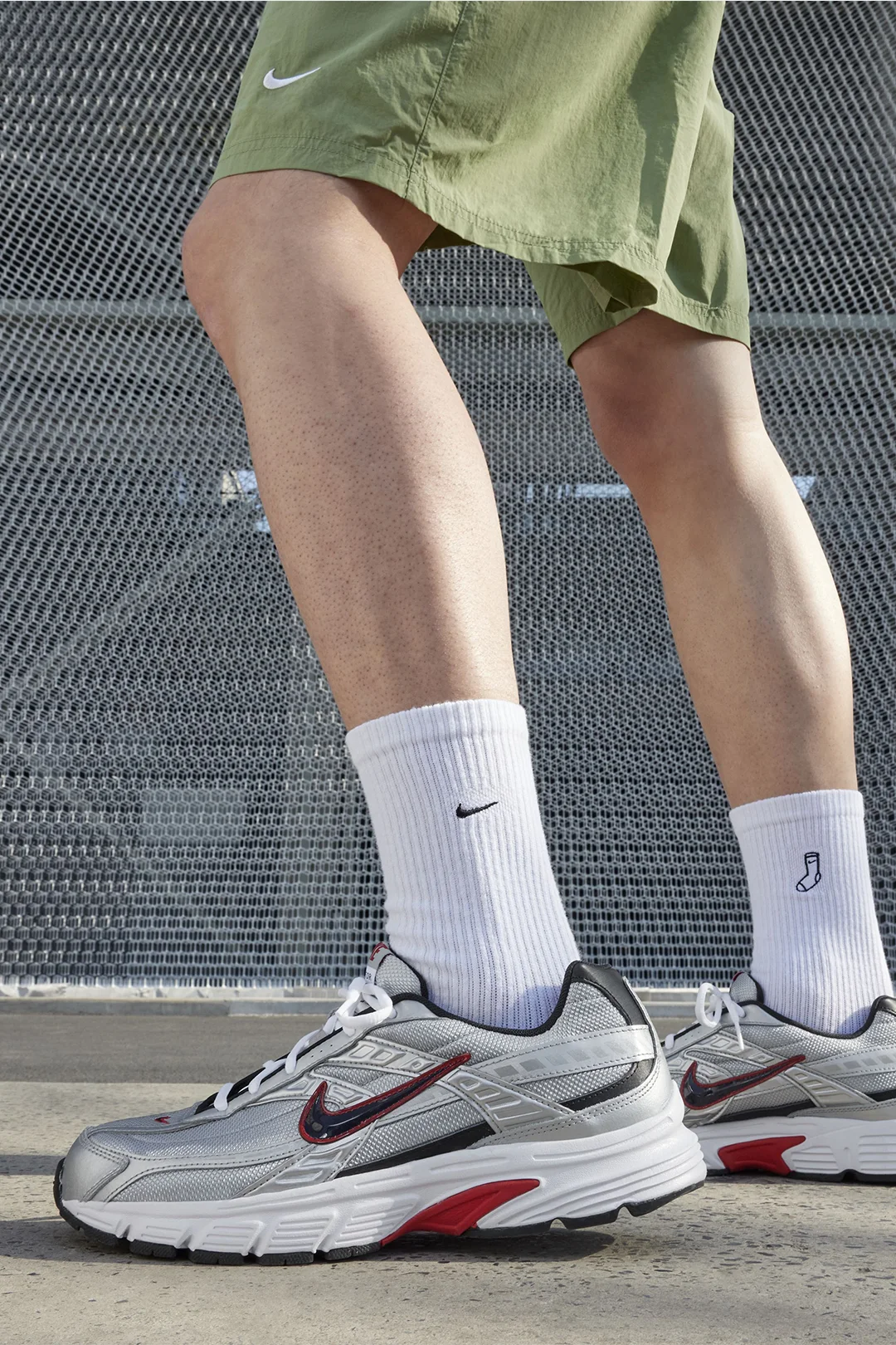 Nike INITIATOR GRIS-ROJO