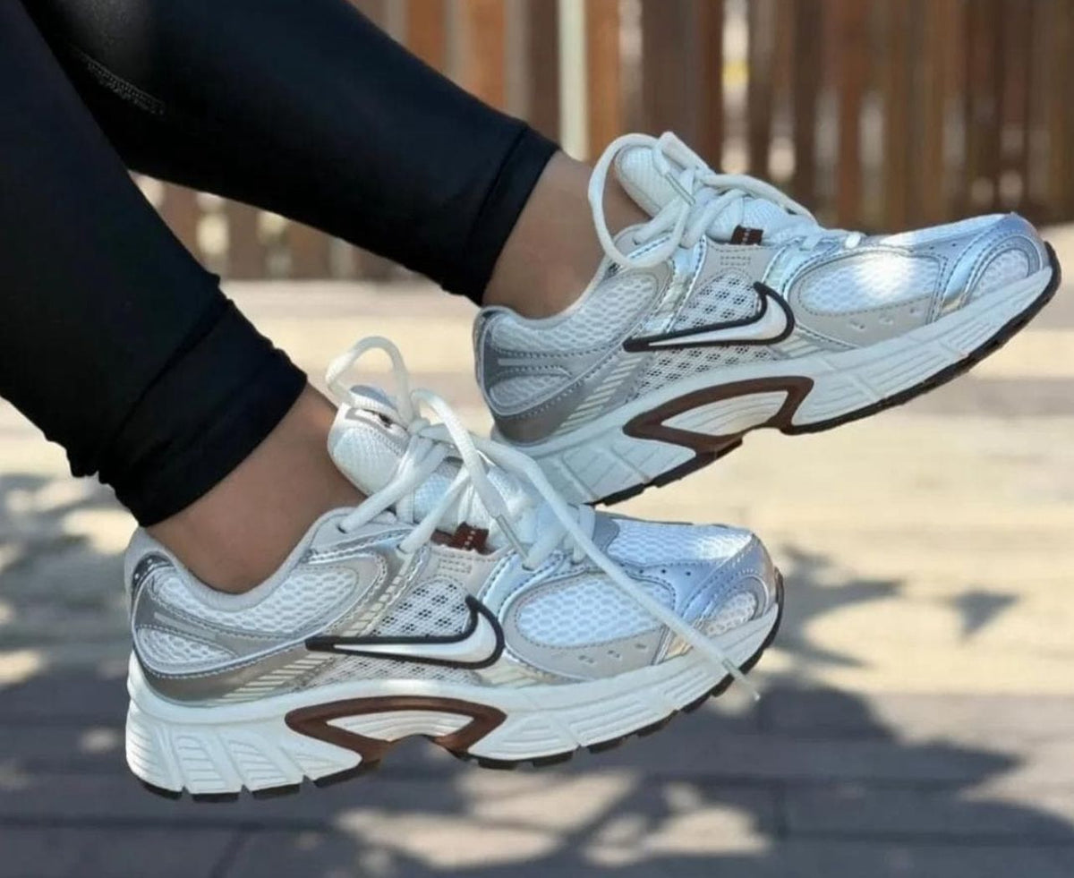 Nike Initiator Plateado