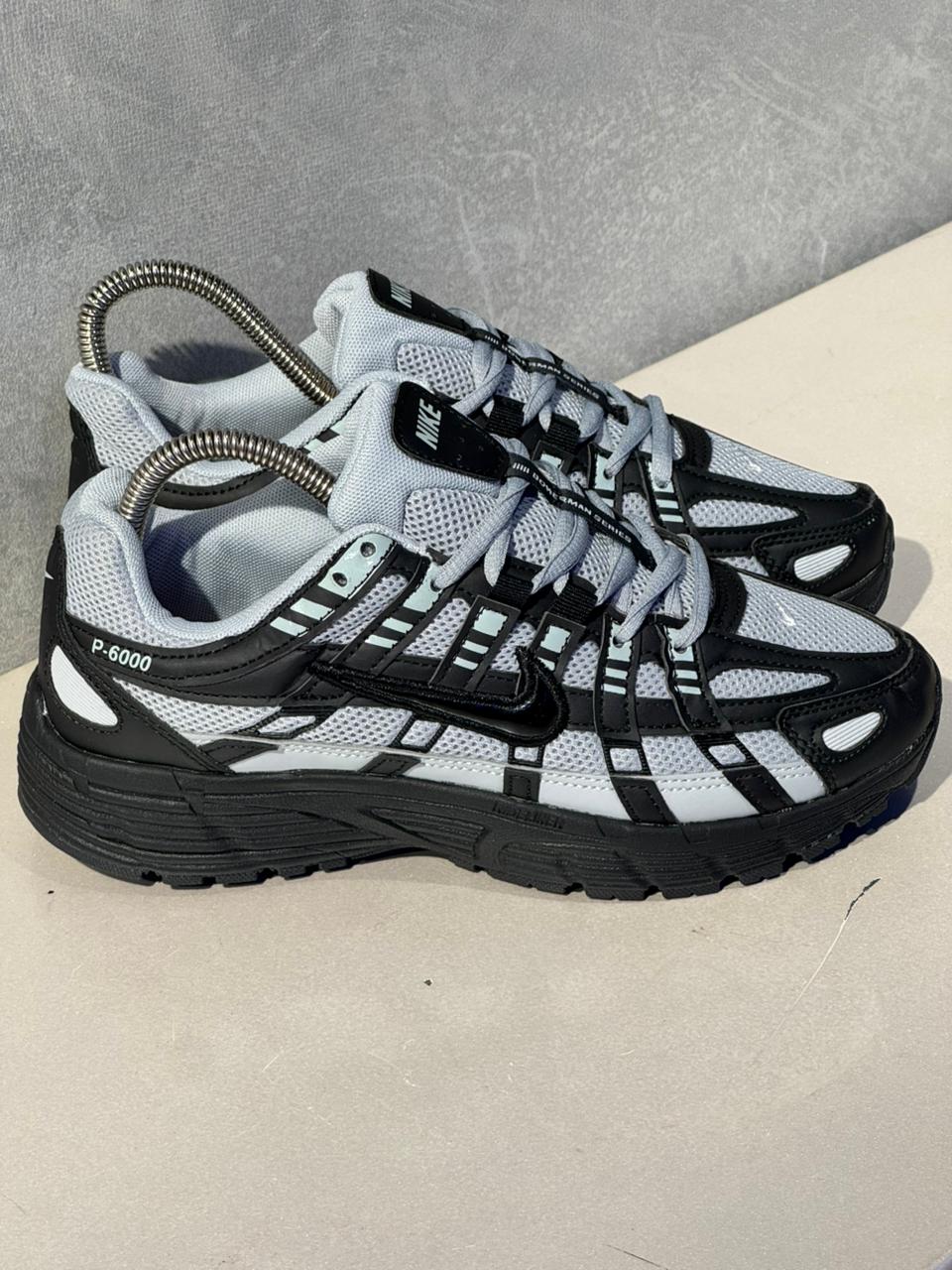 Nike P-6000 GRIS-NEGRO