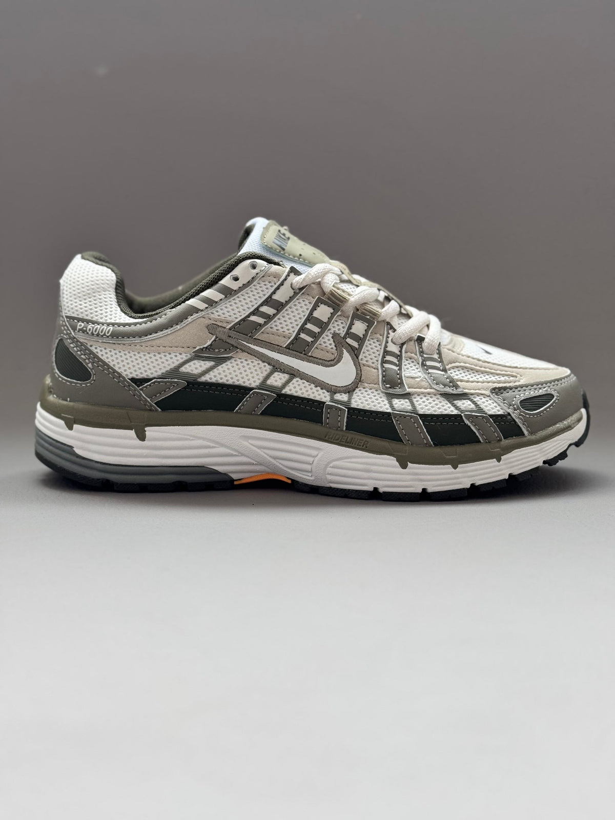 Nike P-6000 VERDE-BLANCO