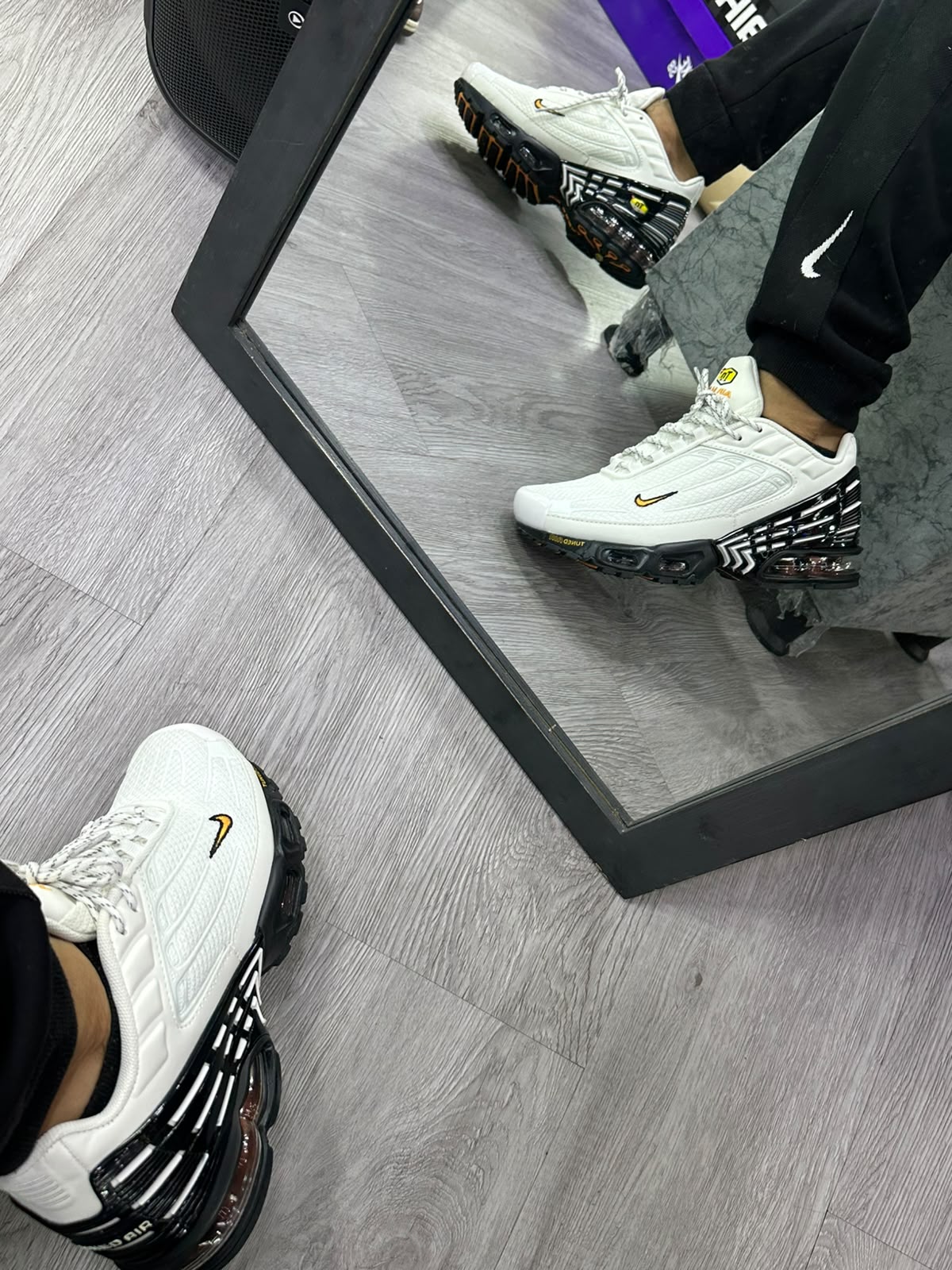 Nike AIRMAX TN PLUS NEGRA-BLANCA